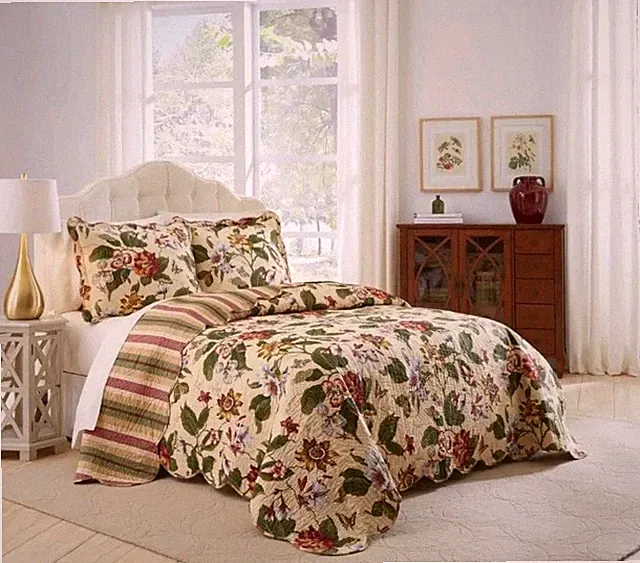 Laurel Springs Modern Farmhouse Floral 3-Piece Reversible Full/Queen Bedspread