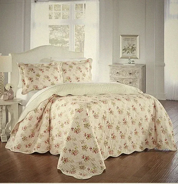 New Waverly Cedar Grove Primrose Scalloped Hem Queen Bedspread & Shams