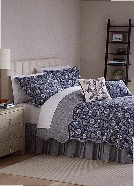 NIP Waverly Indira Navy Floral Scalloped Hem King Quilt Bedskirt & Shams Set 4Pc