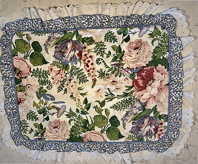VINTAGE Waverly Belle Rive SET 2 Standard Floral Pillow Shams Percale NWOT