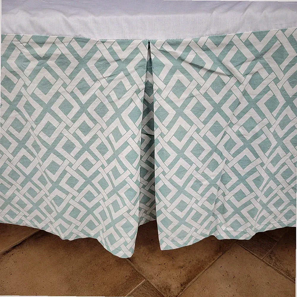 Waverly Bed Skirt King Size Dust Ruffle Green White Geometric Print 15.5" Drop