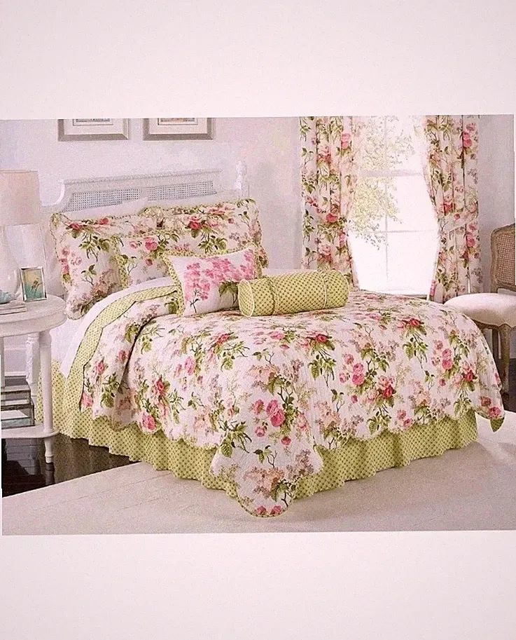 Waverly Emmas Garden Modern Farmhouse Floral 4-Piece Reversible Quilt Bedspread