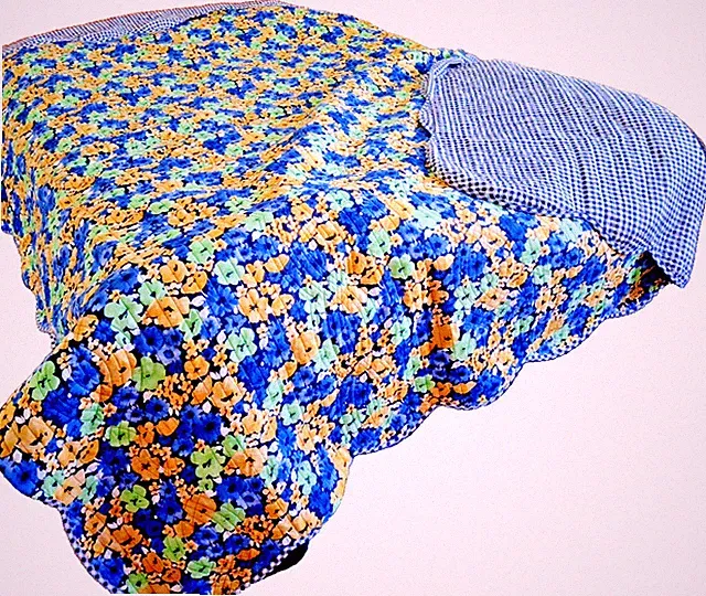 Waverly Floral Cotton Bedspread Quilt Queen EUC Reversible Ginghm Scalloped Blue