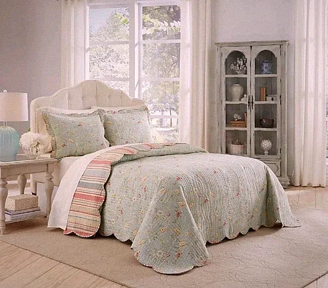 Waverly Garden Glitz Modern Farmhouse Floral 3-Piece Reversible Quilt Queen