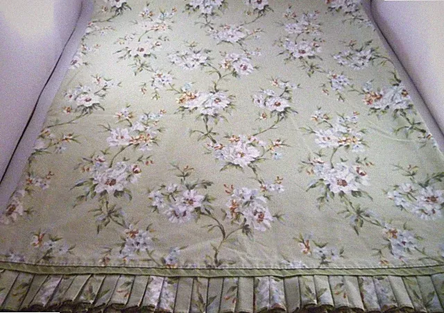 Waverly Garden Room Sabana Lisa QUEEN Ruffle Flat Sheet Sage Green Carolina