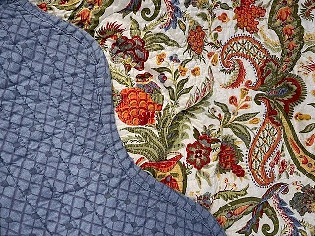 Waverly King Reversible Spread 104X90" 100% cotton outer Batting 20% polyester