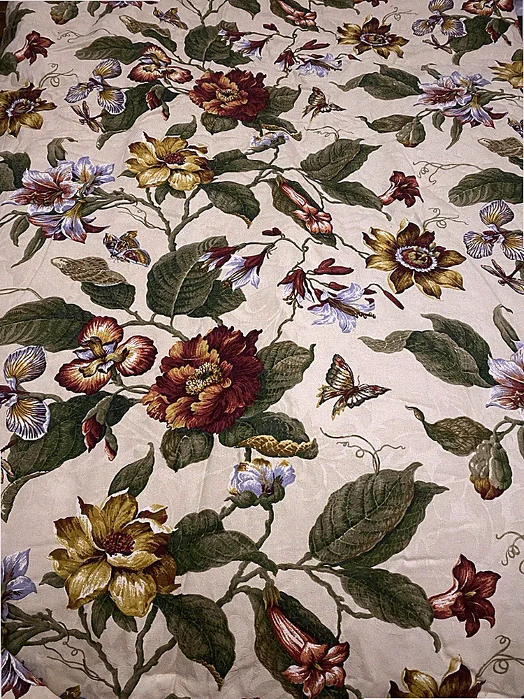 Waverly Laurel Springs FULL/QUEEN Reversible Comforter