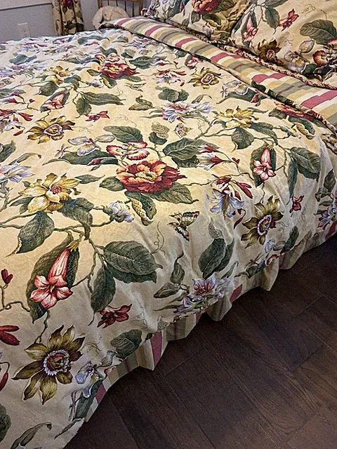 Waverly Laurel Springs Queen Reversible Comforter Floral Butterfly Stripe 2 Sham
