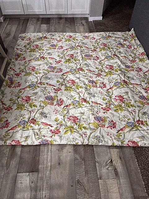 Waverly Queen Size Comforter. Reversible Floral/Birds & Striped. 85” X 93”.